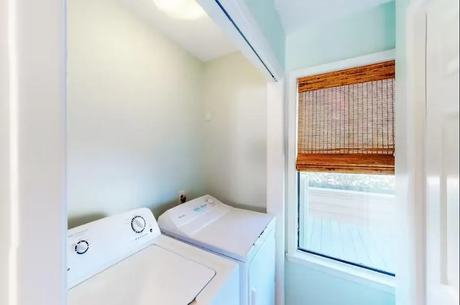Green Reef # 4 Gorgeous Beachfront Townhome Sleeps 8 Destin