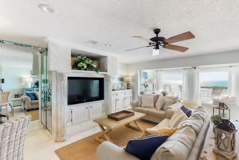 Green Reef # 4 Gorgeous Beachfront Townhome Sleeps 8 Destin 0*,  United States