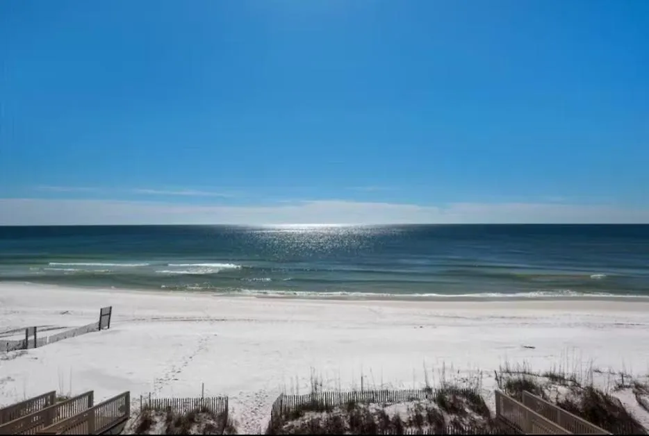 Green Reef # 4 Gorgeous Beachfront Townhome Sleeps 8 Destin